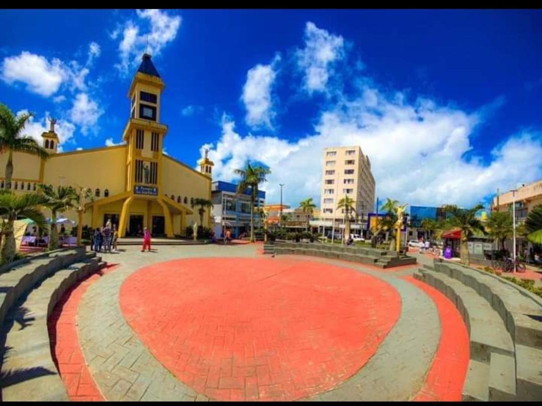 Apartamento inteiro em Peruíbe no centro, próx a praia Exterior foto
